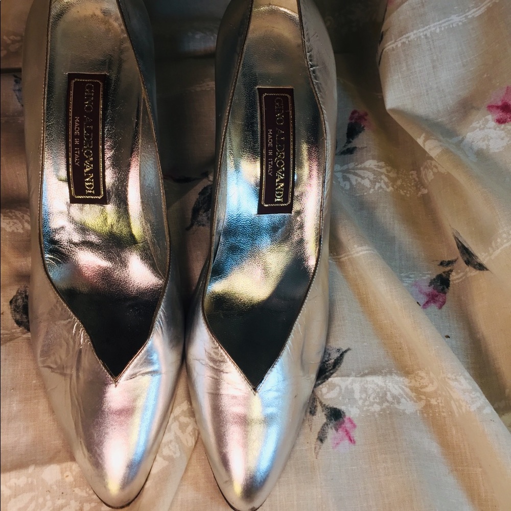 High heel pumps